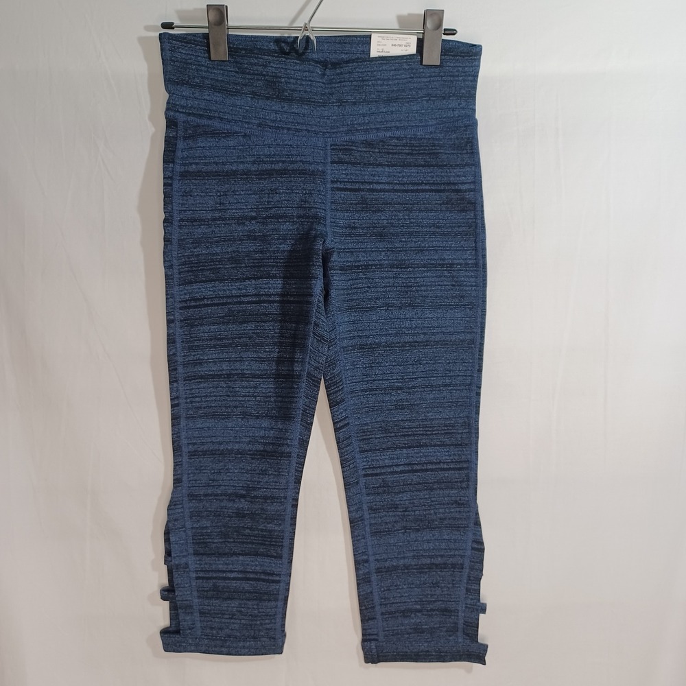 Women's NWT Xersion Blue Fitted Activewear Capri Leggings w Calf Cutout Design